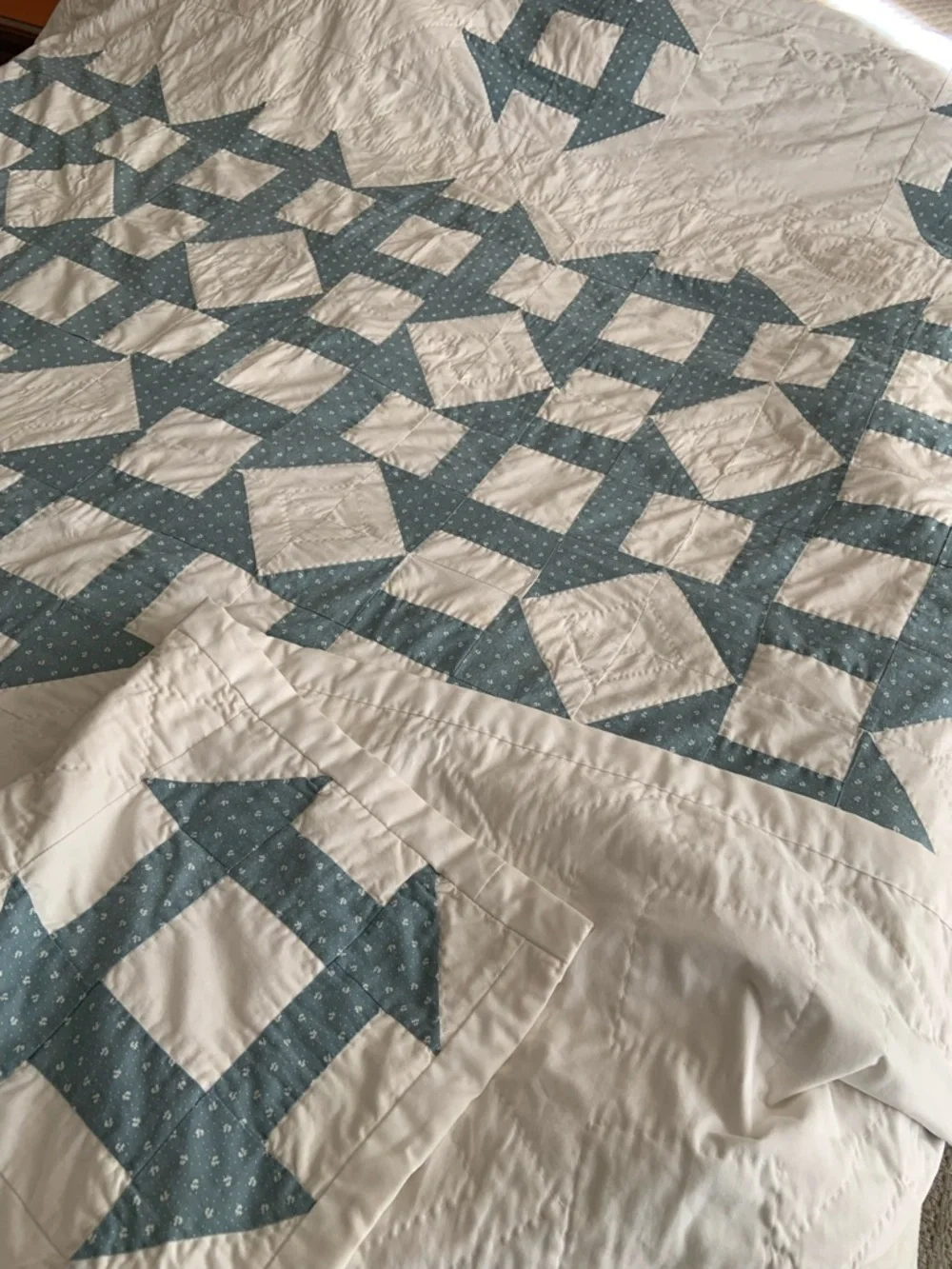 Vintage Classic White and Light Blue Patchwork Quilt - Home Bedding